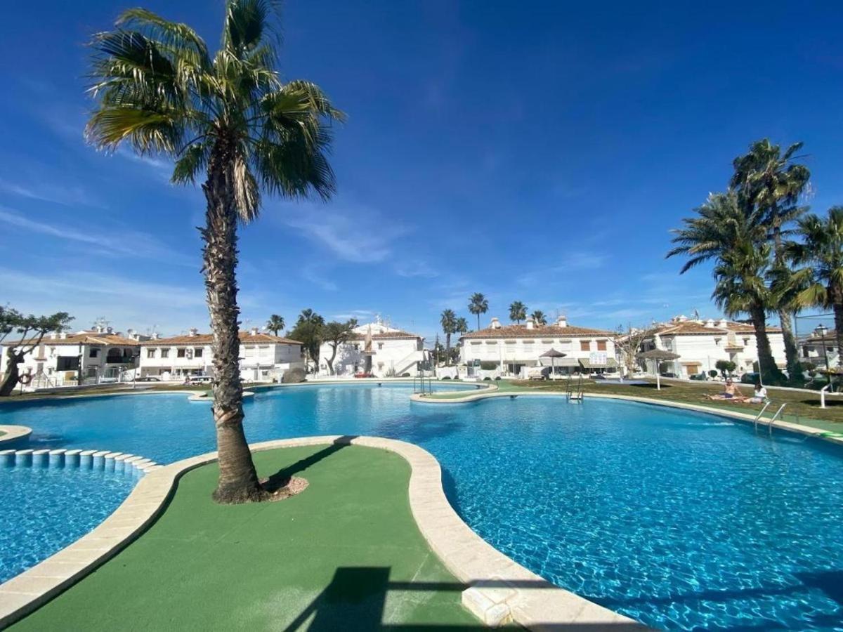 Apartamento Agua Rosa Торевьиа Экстерьер фото
