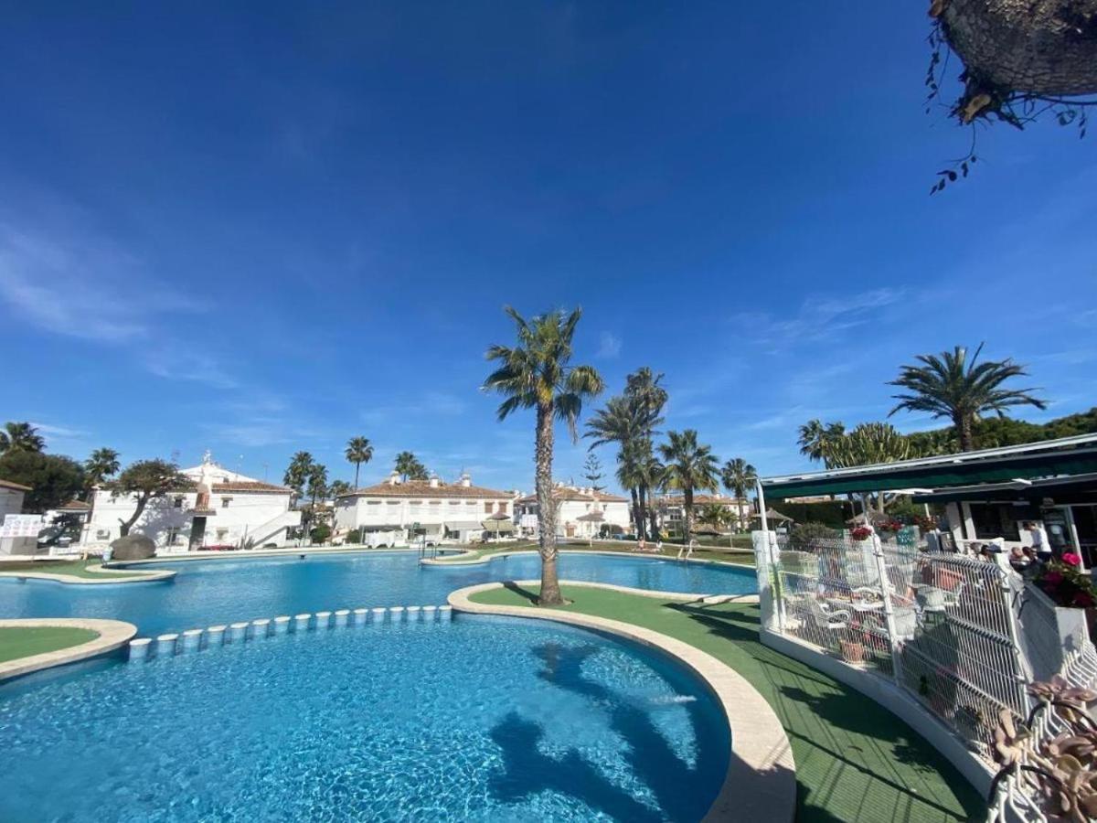 Apartamento Agua Rosa Торевьиа Экстерьер фото