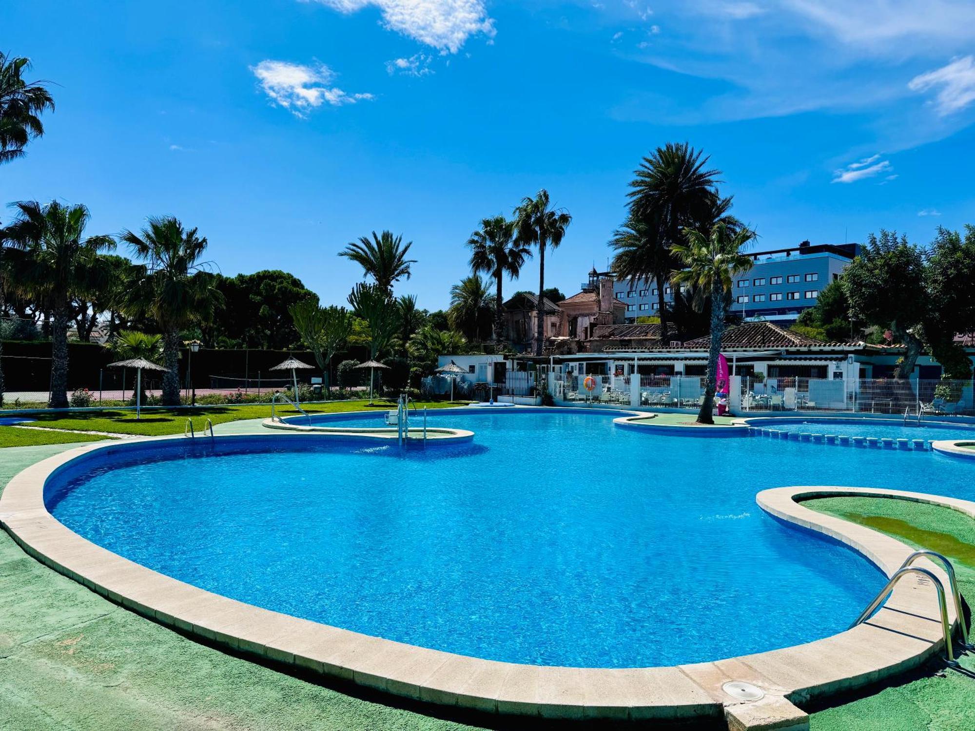 Apartamento Agua Rosa Торевьиа Экстерьер фото