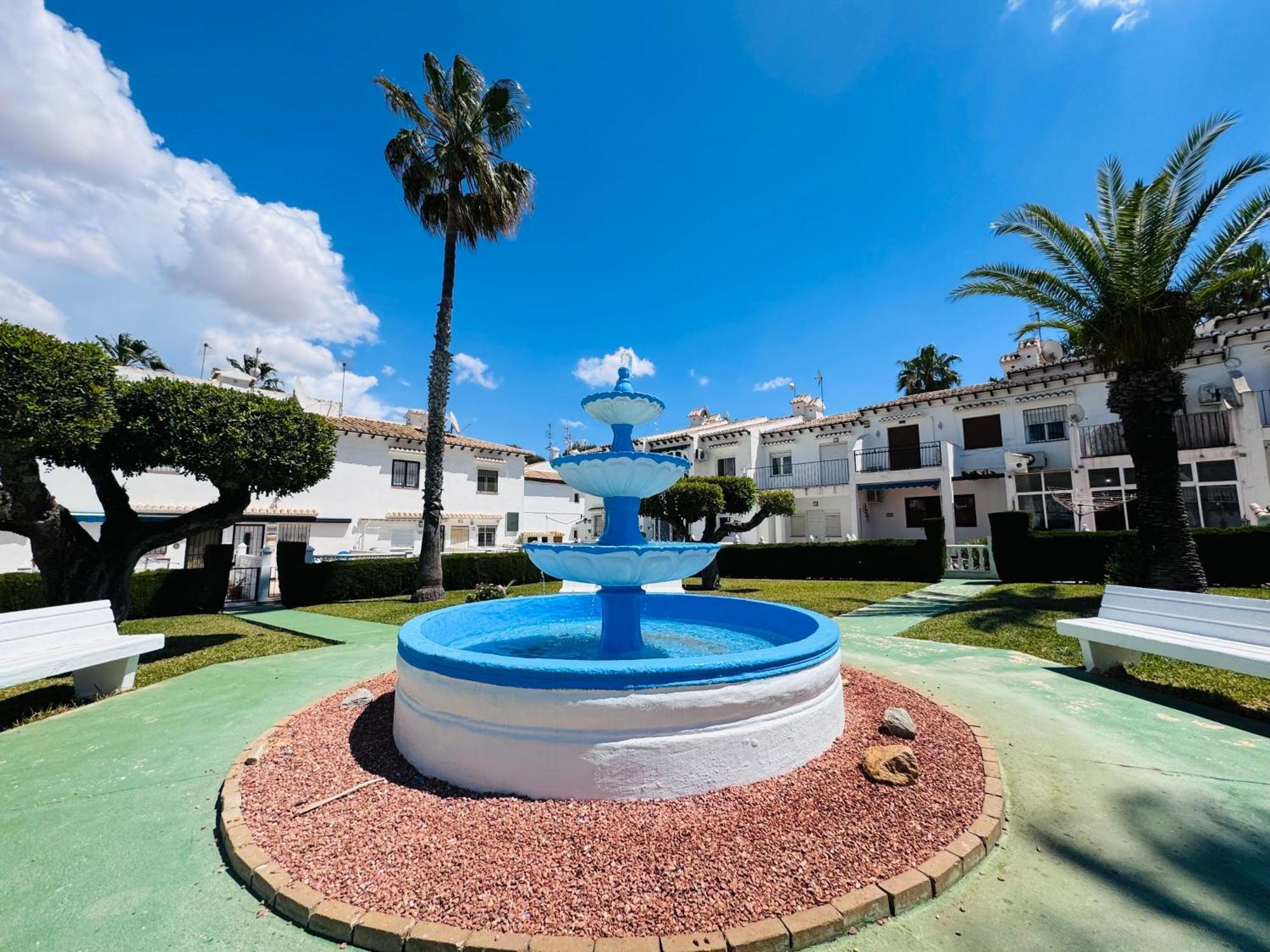 Apartamento Agua Rosa Торевьиа Экстерьер фото