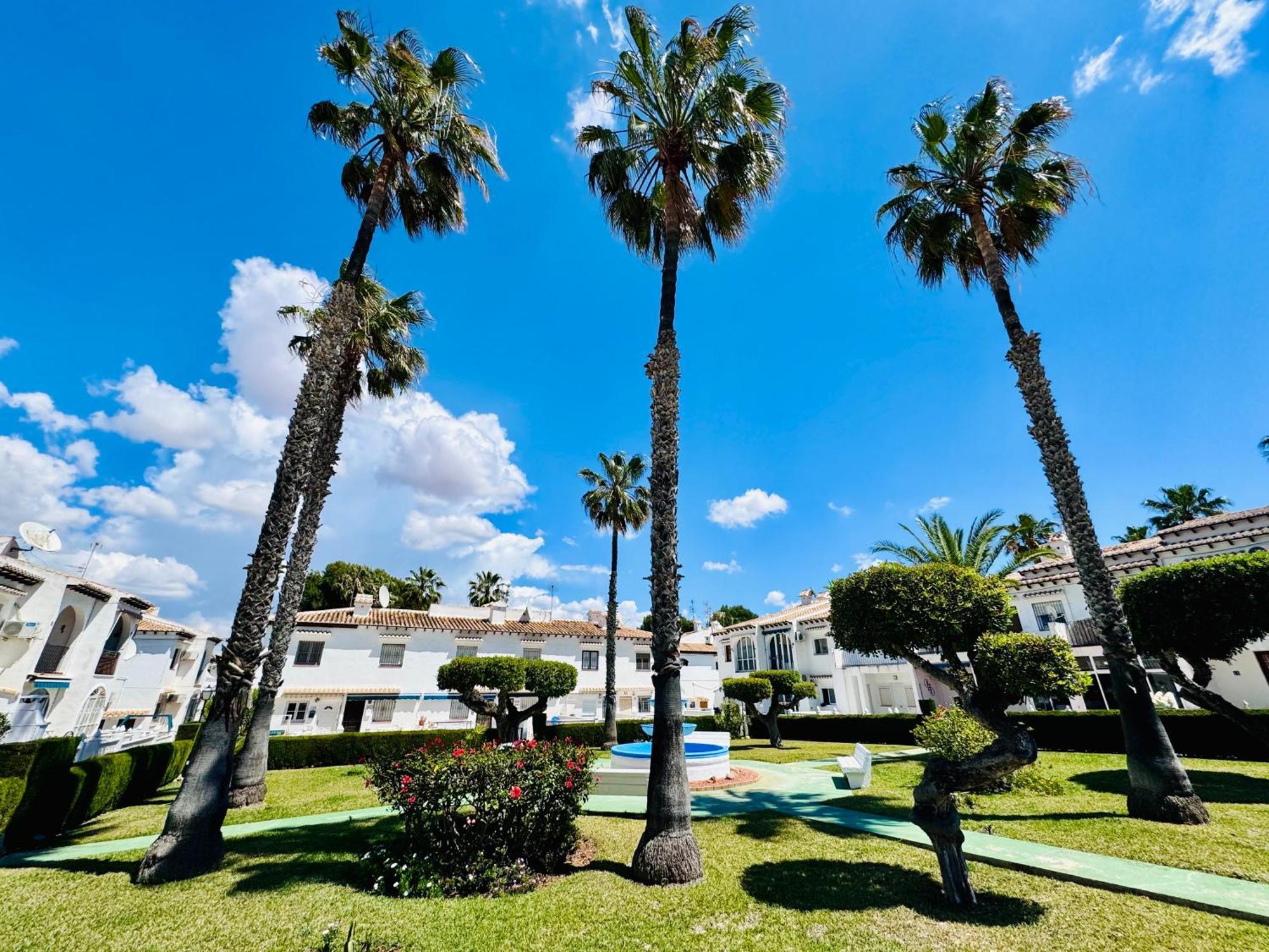 Apartamento Agua Rosa Торевьиа Экстерьер фото
