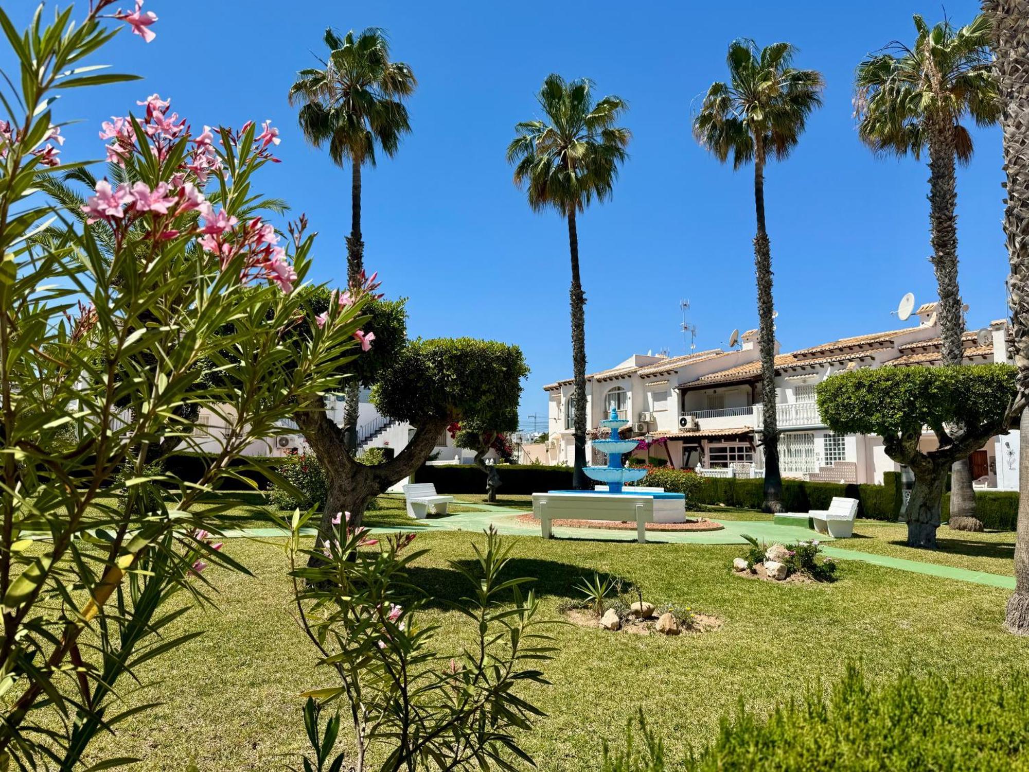 Apartamento Agua Rosa Торевьиа Экстерьер фото