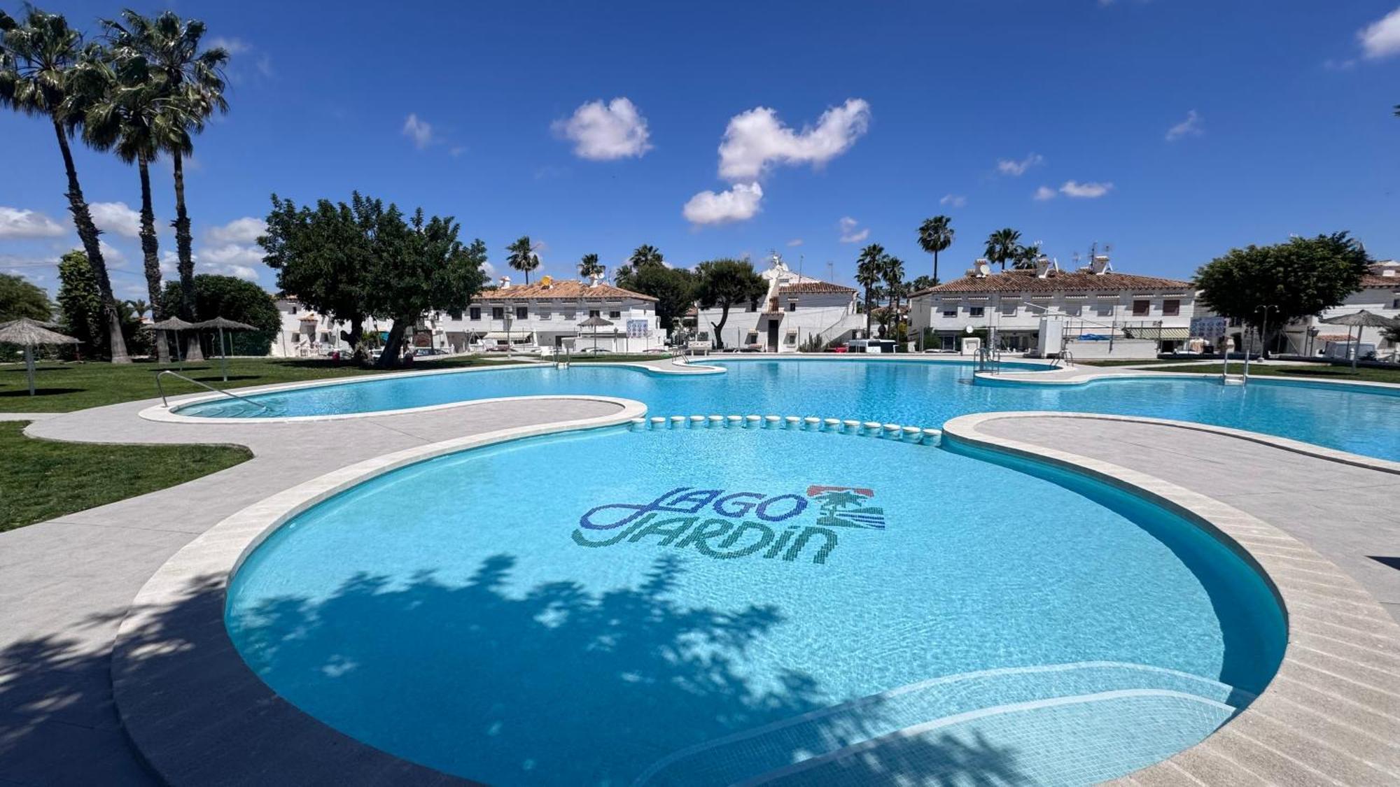 Apartamento Agua Rosa Торевьиа Экстерьер фото